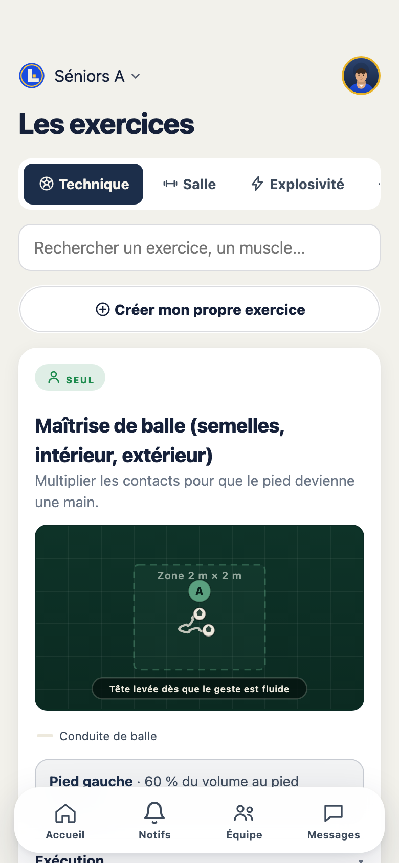 La bibliothèque d'exercices : un exercice de maîtrise de balle avec son schéma animé sur le terrain